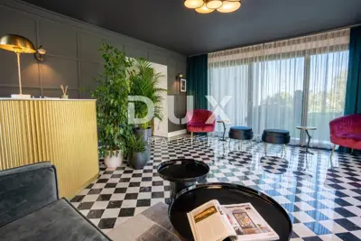 Hotel 758 m², Buje - restaurant, pool and sea view - 6