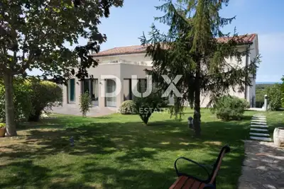 Hotel 758 m², Buje - restaurant, pool and sea view - 2