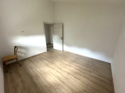 House 195 m², Šišan - quiet street and two apartments - 13