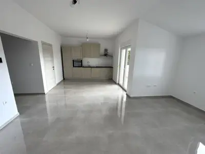 House 195 m², Šišan - quiet street and two apartments - 22