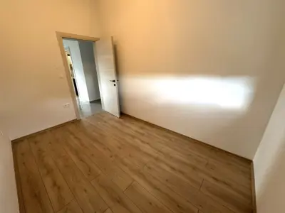 House 195 m², Šišan - quiet street and two apartments - 4