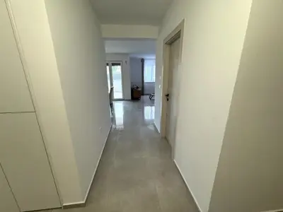 House 195 m², Šišan - quiet street and two apartments - 7