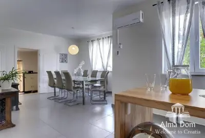 Kuća 270 m², Medulin - bazen i uređena okućnica - 20