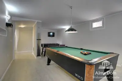 Kuća 270 m², Medulin - bazen i uređena okućnica - 21