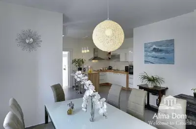 Kuća 270 m², Medulin - bazen i uređena okućnica - 19