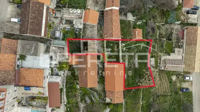 Kamene kuće, Smokvica na Korčuli, mirna ulica i vinogradi - 12