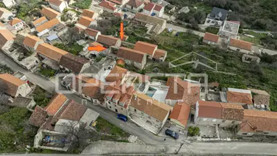 Kamene kuće, Smokvica na Korčuli, mirna ulica i vinogradi - 19
