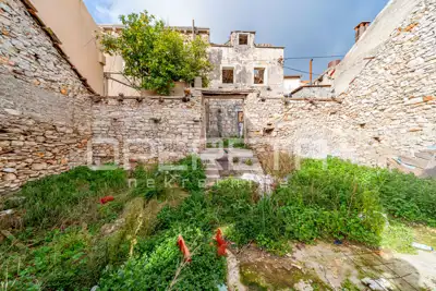 Kamene kuće, Smokvica na Korčuli, mirna ulica i vinogradi - 15