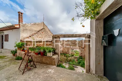 Kamene kuće, Smokvica na Korčuli, mirna ulica i vinogradi - 5