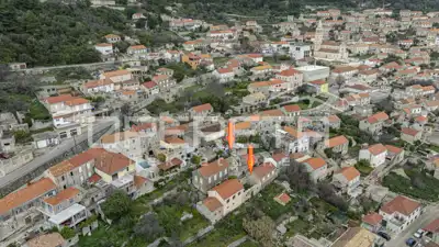 Kamene kuće, Smokvica na Korčuli, mirna ulica i vinogradi - 7