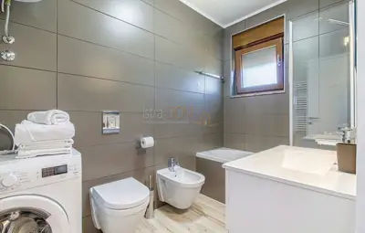 Vila 327 m², Jadreški - bazen i okućnica 550 m² - 22