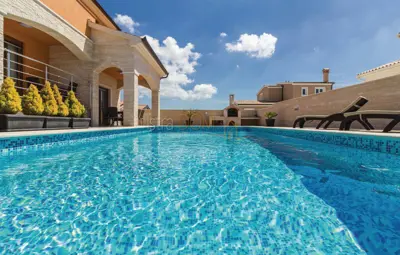 Vila 327 m², Jadreški - bazen i okućnica 550 m² - 3