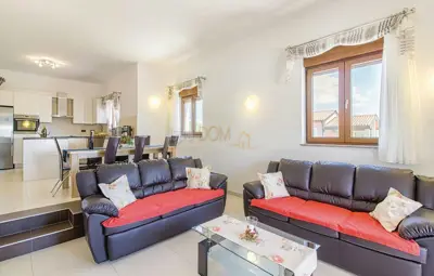 Vila 327 m², Jadreški - bazen i okućnica 550 m² - 8