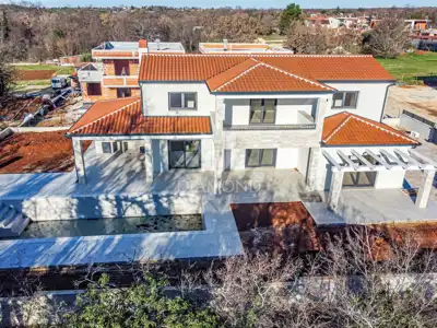 Villa 200 m², Poreč - Pool 45 m² und Balkon 25 m²