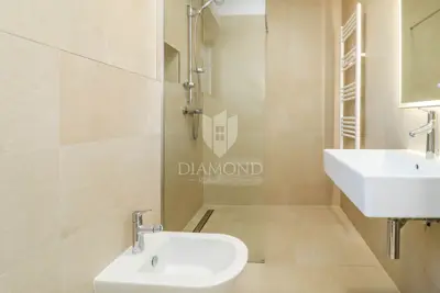 Villa 200 m², Poreč - pool 45 m² and balcony 25 m² - 13