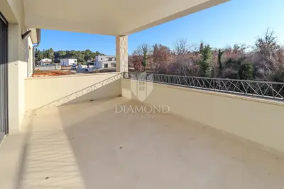 Villa 200 m², Poreč - pool 45 m² and balcony 25 m² - 16