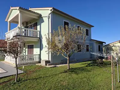 Velika kuća sa bazenom u Labinu - 4