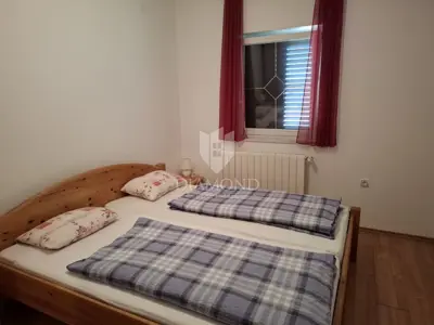 Velika kuća sa bazenom u Labinu - 13
