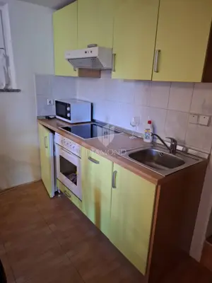 Velika kuća sa bazenom u Labinu - 17