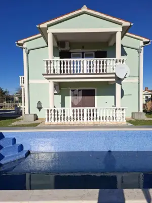 Velika kuća sa bazenom u Labinu - 3
