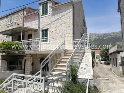 Dvojna kuća 245 m², Kaštela - pogled na more