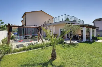 Kuća 300 m², Medulin - 500 m od mora - 3
