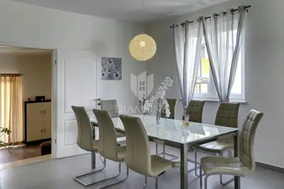 Kuća 300 m², Medulin - 500 m od mora - 9