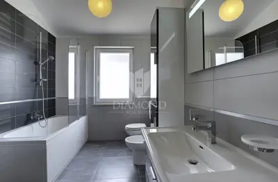 Kuća 300 m², Medulin - 500 m od mora - 12