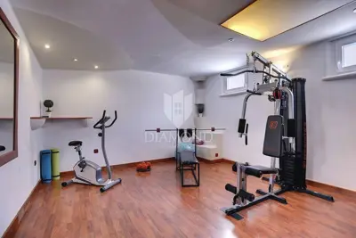 Kuća 300 m², Medulin - 500 m od mora - 17