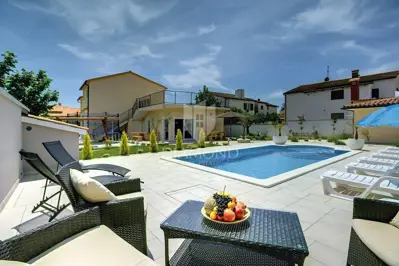 Kuća 300 m², Medulin - 500 m od mora - 4