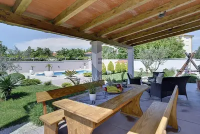 Kuća 300 m², Medulin - 500 m od mora - 20