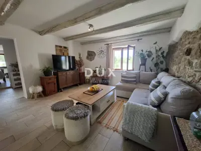 Semi-detached house 120 m², Poreč - peaceful surroundings