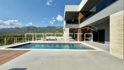 Vila s panoramskim pogledom na more i Velebit, 275 m²