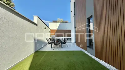 Vila s panoramskim pogledom na more i Velebit, 275 m² - 16