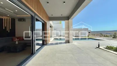 Vila s panoramskim pogledom na more i Velebit, 275 m² - 8