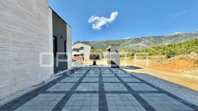 Vila s panoramskim pogledom na more i Velebit, 275 m² - 4