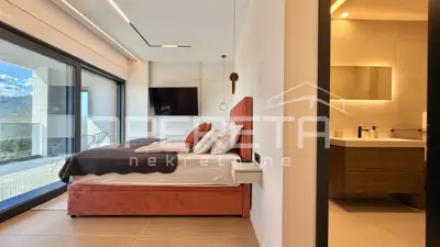 Vila s panoramskim pogledom na more i Velebit, 275 m² - 18