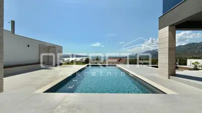 Vila s panoramskim pogledom na more i Velebit, 275 m² - 2