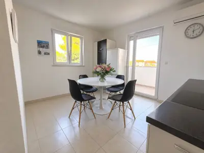 Stan 42 m² u Ližnjanu, pogled na more i terasa - 3