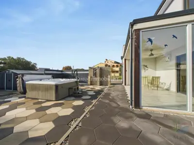 Kuća 291 m², Medulin - grijani bazen i jacuzzi - 6
