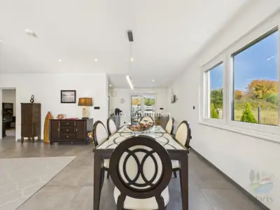 Kuća 291 m², Medulin - grijani bazen i jacuzzi - 16
