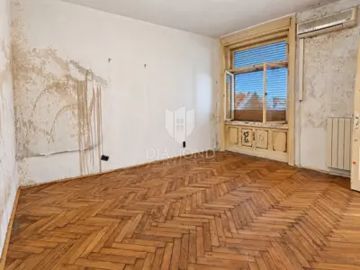 Stan 76 m², Rijeka Centar - za potpunu adaptaciju - 2