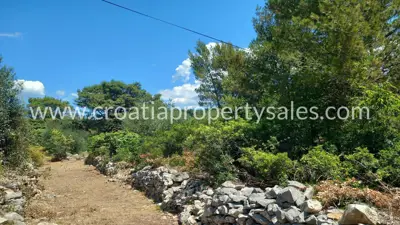 Baugrundstück 1.014 m², Otok Brač - 500 m vom Meer - 5