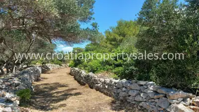 Baugrundstück 1.014 m², Otok Brač - 500 m vom Meer - 4