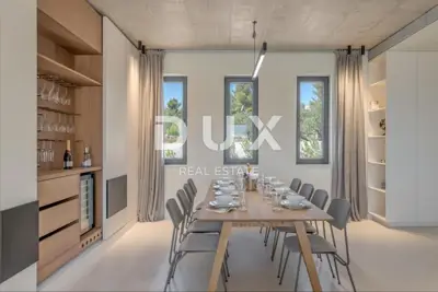 Villa 300 m², Primošten - Infinity-Pool und Meerblick - 12