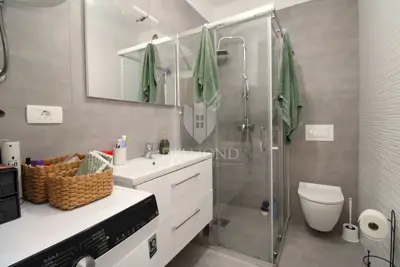 Stan 50 m², Saršoni - vrt 33 m² i parkirno mjesto - 10