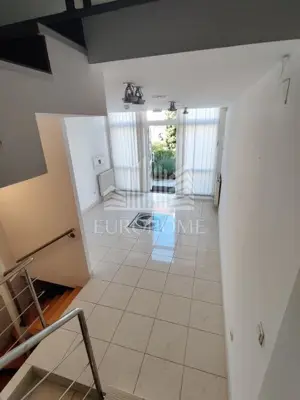 Poslovni prostor 61 m², Trešnjevka - uredan ulični lokal