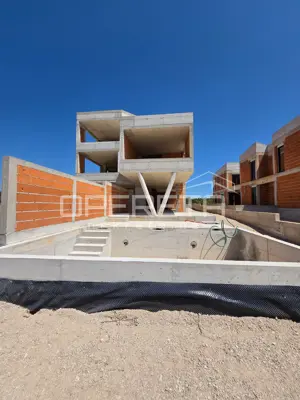 Stan 165 m², Vodice - dvoetažni s bazenom i vrtom - 6