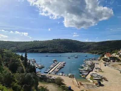 Apartment mit offenem Blick auf die Bucht und das Meer.