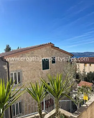 Stone house with apartments, Omiš, 891 m² and 200 m to the beach - 3